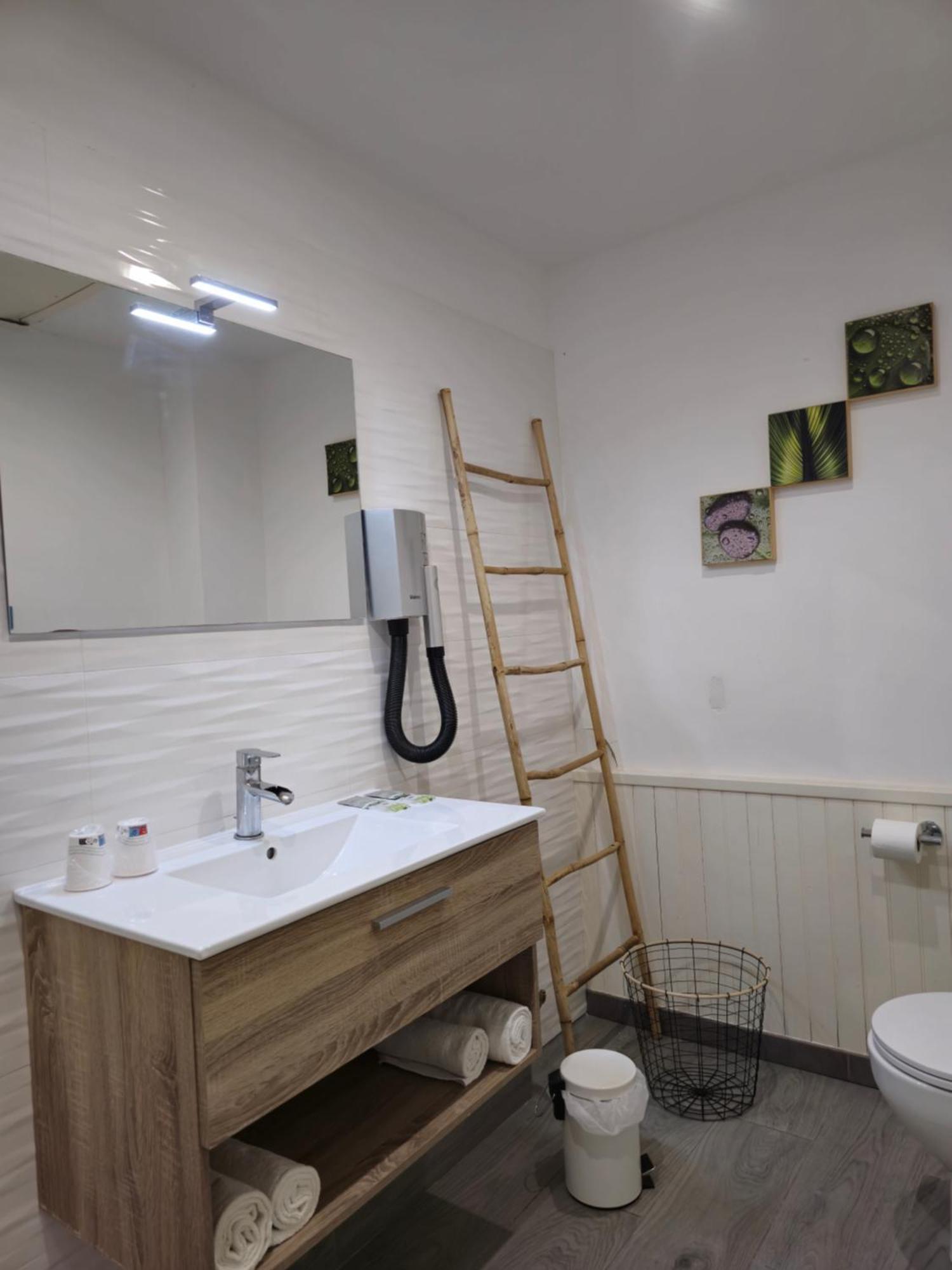 Hotel L'Alsace-Gare Sncf Narbona Habitación foto